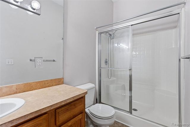 975 Watersedge Court, Oxford, MI 48371