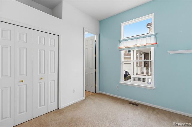 975 Watersedge Court, Oxford, MI 48371