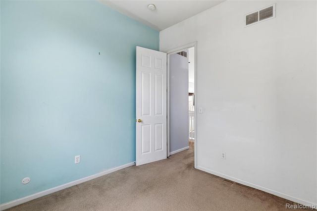 975 Watersedge Court, Oxford, MI 48371