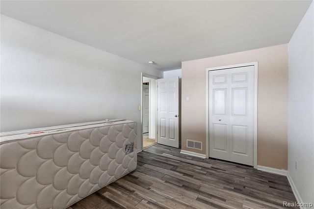 975 Watersedge Court, Oxford, MI 48371