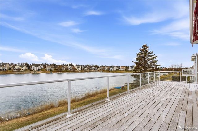 975 Watersedge Court, Oxford, MI 48371