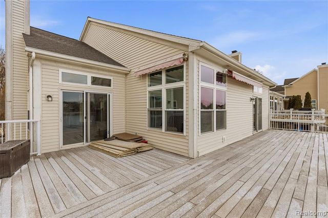 975 Watersedge Court, Oxford, MI 48371