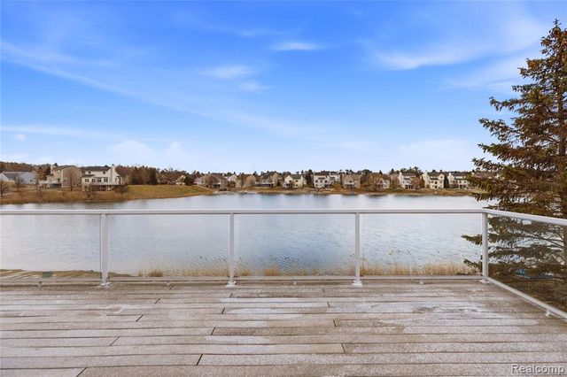 975 Watersedge Court, Oxford, MI 48371