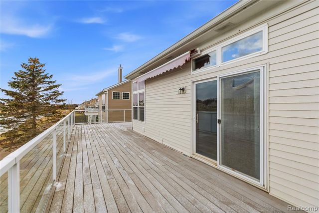 975 Watersedge Court, Oxford, MI 48371