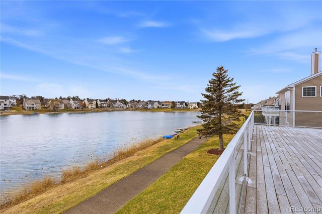 975 Watersedge Court, Oxford, MI 48371