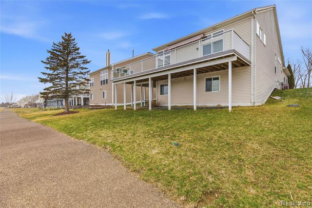 975 Watersedge Court, Oxford, MI 48371