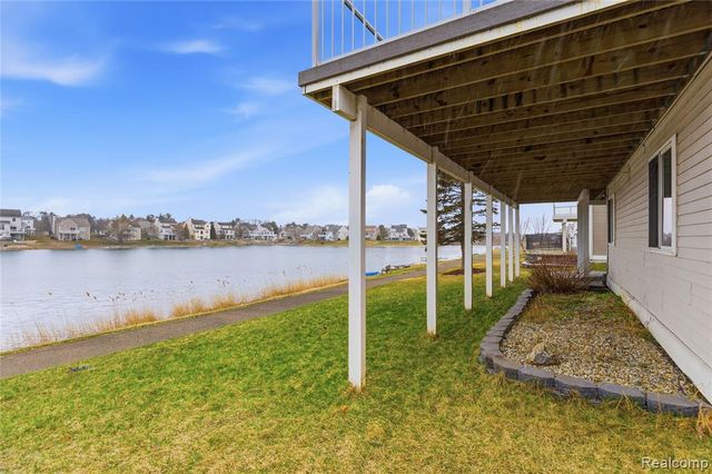 975 Watersedge Court, Oxford, MI 48371