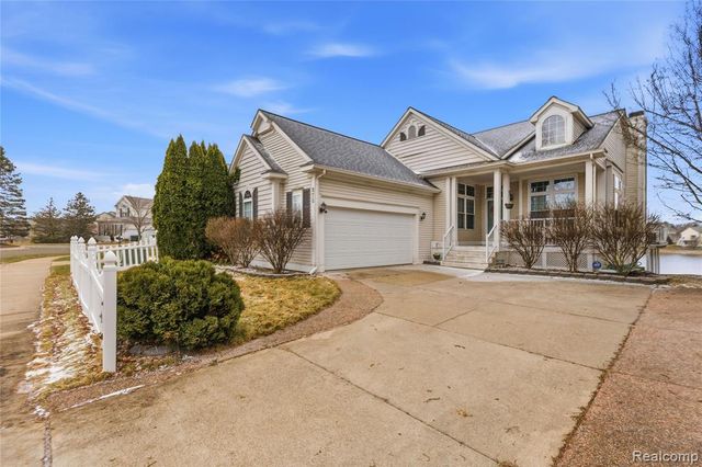 975 Watersedge Court, Oxford, MI 48371