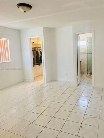 4616 NW 39th St, Lauderdale Lakes, FL 33319