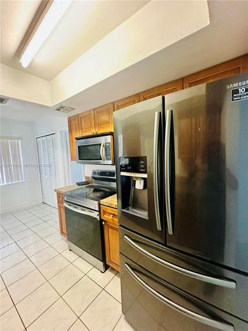 4616 NW 39th St, Lauderdale Lakes, FL 33319