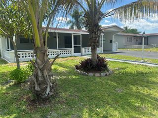 4616 NW 39th St, Lauderdale Lakes, FL 33319