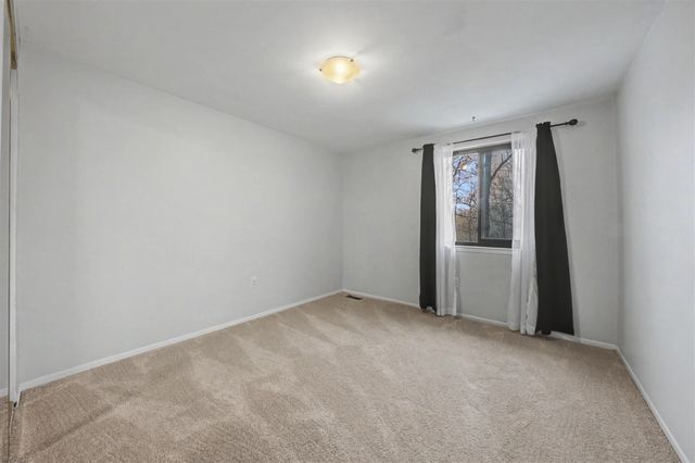 1564 Charter Oak Drive, Rochester Hills, MI 48309