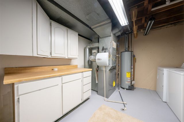 1564 Charter Oak Drive, Rochester Hills, MI 48309