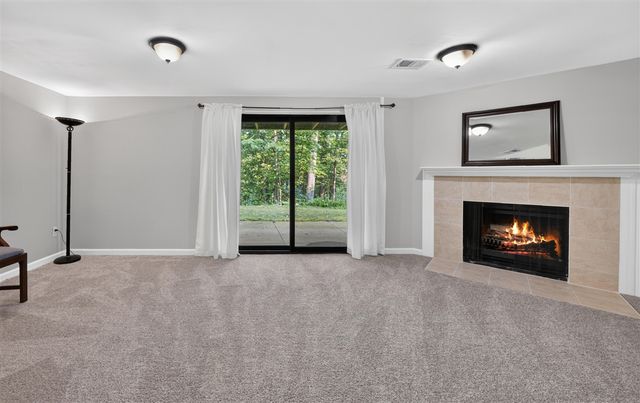 1564 Charter Oak Drive, Rochester Hills, MI 48309