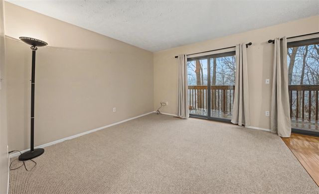 1564 Charter Oak Drive, Rochester Hills, MI 48309