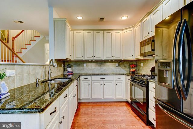 16 DEVONSHIRE DR, Princeton, NJ 08540