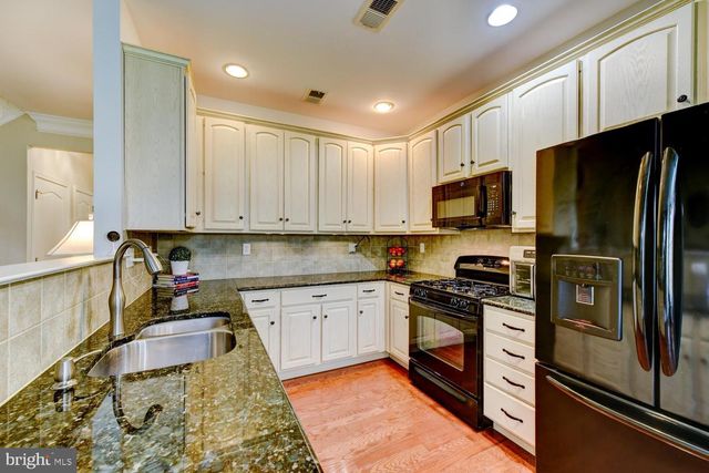 16 DEVONSHIRE DR, Princeton, NJ 08540