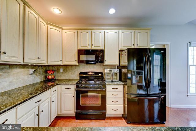 16 DEVONSHIRE DR, Princeton, NJ 08540