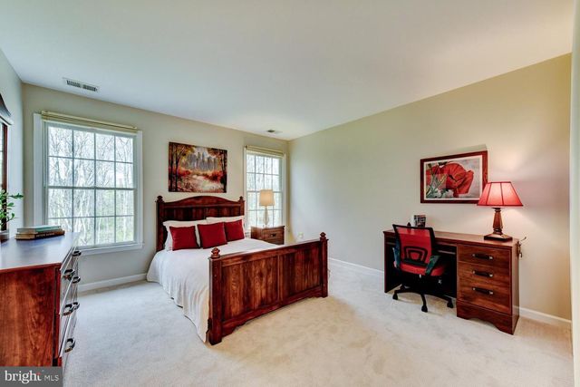 16 DEVONSHIRE DR, Princeton, NJ 08540