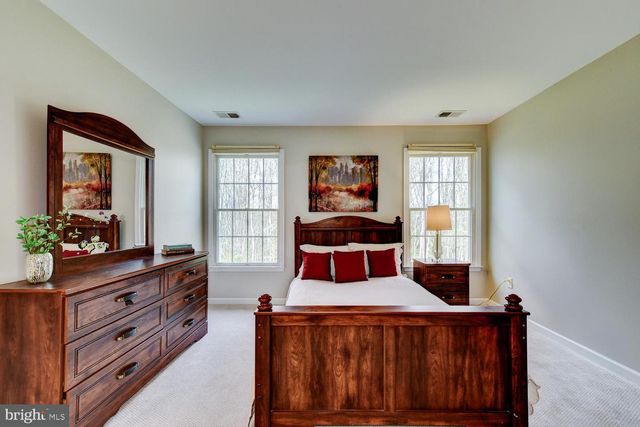 16 DEVONSHIRE DR, Princeton, NJ 08540