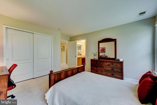 16 DEVONSHIRE DR, Princeton, NJ 08540