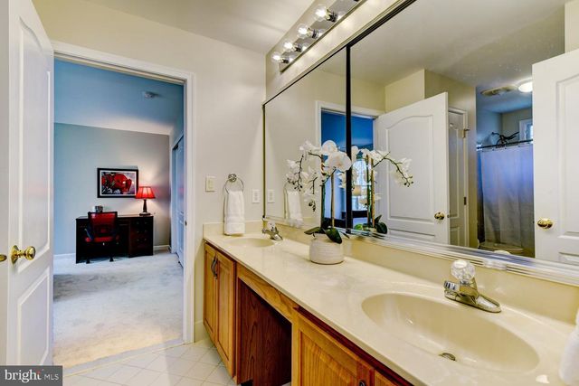 16 DEVONSHIRE DR, Princeton, NJ 08540