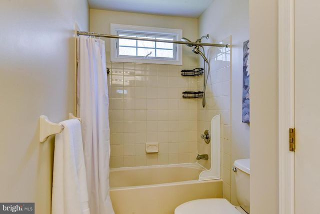 16 DEVONSHIRE DR, Princeton, NJ 08540