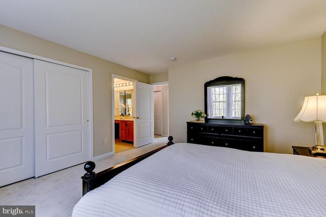 16 DEVONSHIRE DR, Princeton, NJ 08540