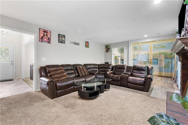 7732 Westgate Drive, Lenexa, KS 66216