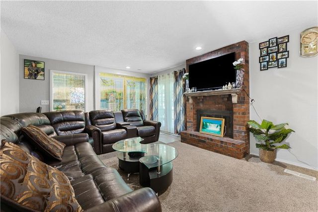 7732 Westgate Drive, Lenexa, KS 66216