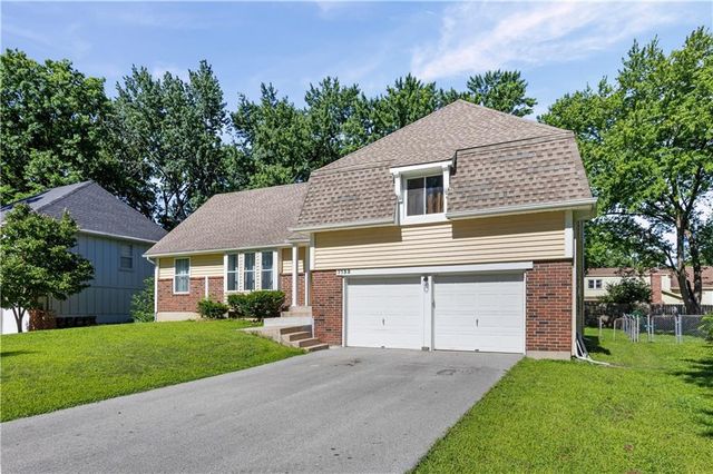 7732 Westgate Drive, Lenexa, KS 66216
