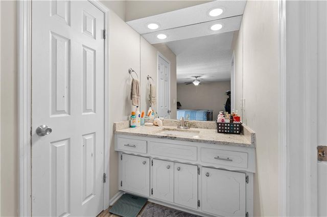 7732 Westgate Drive, Lenexa, KS 66216