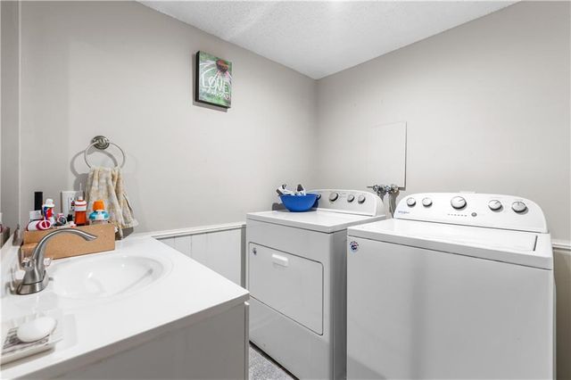 7732 Westgate Drive, Lenexa, KS 66216