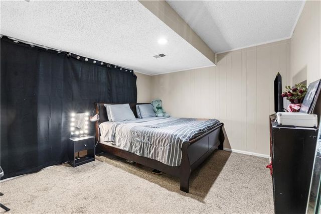7732 Westgate Drive, Lenexa, KS 66216
