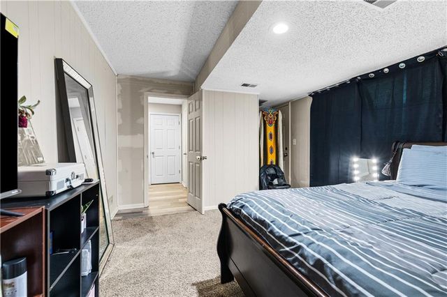 7732 Westgate Drive, Lenexa, KS 66216