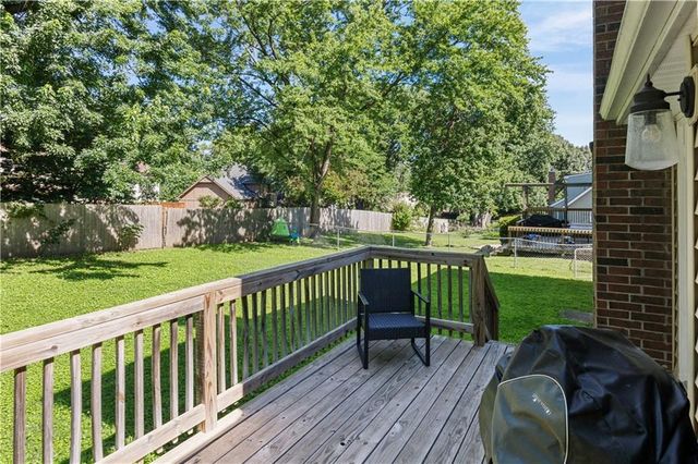 7732 Westgate Drive, Lenexa, KS 66216