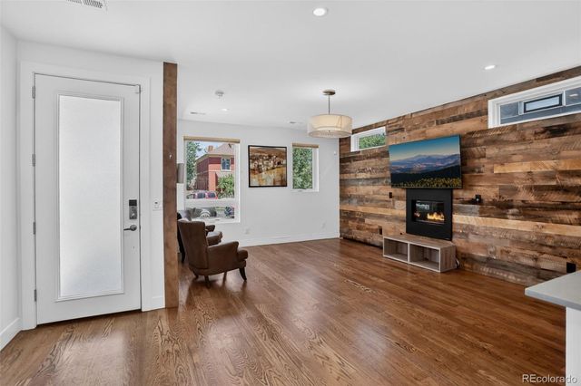 1930 W 35th Avenue, Denver, CO 80211