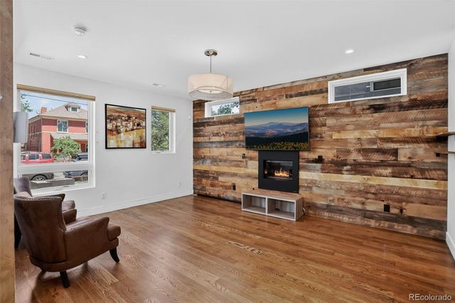 1930 W 35th Avenue, Denver, CO 80211