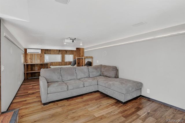 1930 W 35th Avenue, Denver, CO 80211