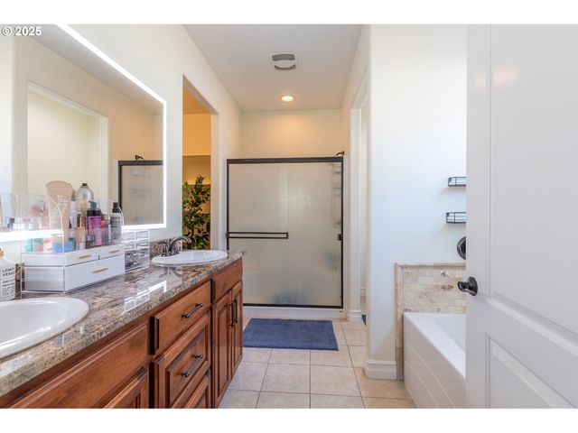 1804 SETTLERS SPRING Dr Nw, Salem, OR 97304
