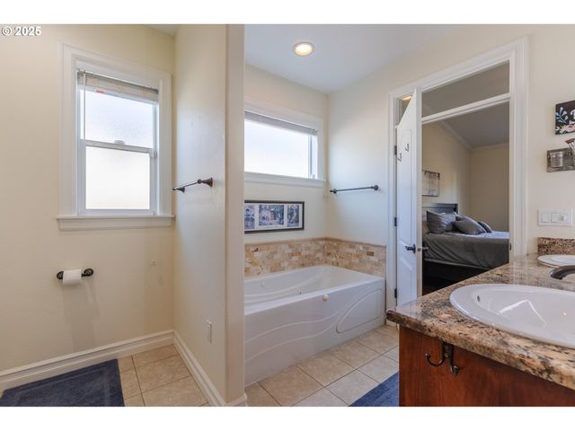 1804 SETTLERS SPRING Dr Nw, Salem, OR 97304