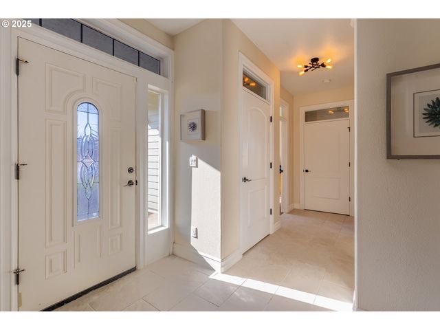1804 SETTLERS SPRING Dr Nw, Salem, OR 97304