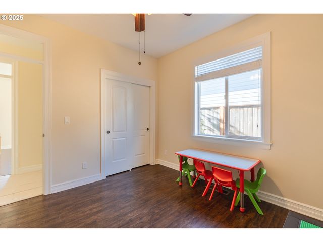 1804 SETTLERS SPRING Dr Nw, Salem, OR 97304
