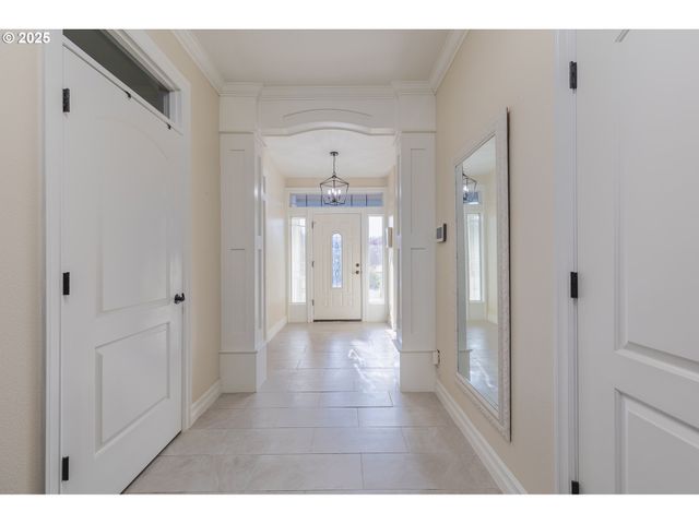 1804 SETTLERS SPRING Dr Nw, Salem, OR 97304
