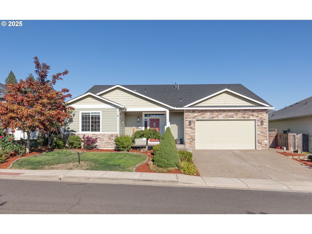 1804 SETTLERS SPRING Dr Nw, Salem, OR 97304