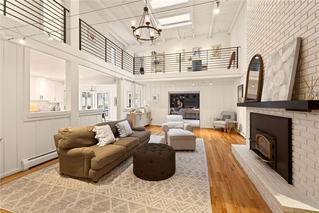3 Stonegate Lane, Pittsford, NY 14534