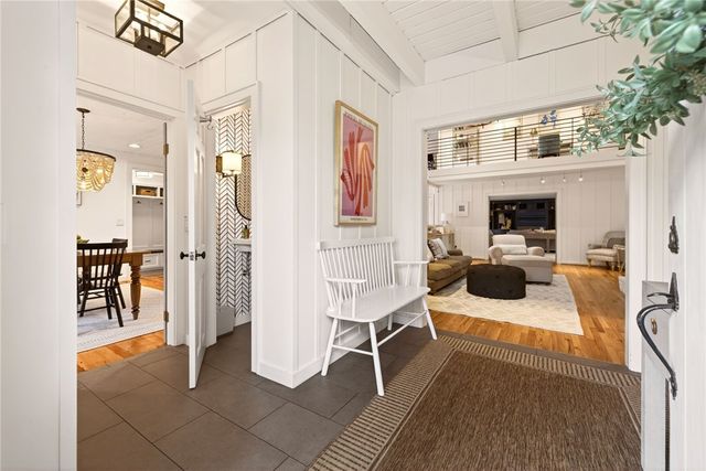 3 Stonegate Lane, Pittsford, NY 14534