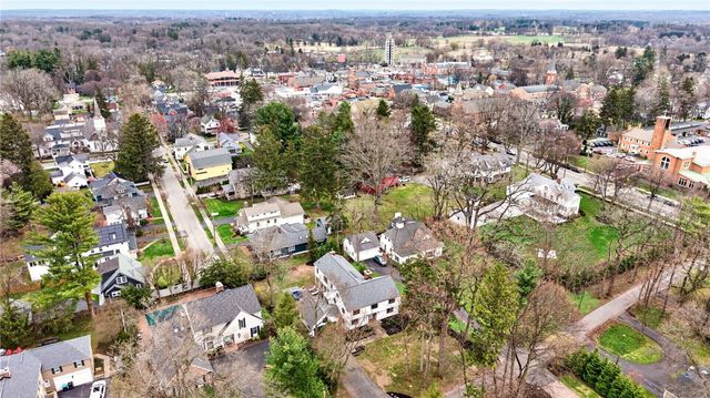 3 Stonegate Lane, Pittsford, NY 14534
