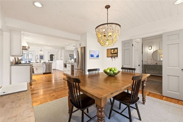 3 Stonegate Lane, Pittsford, NY 14534