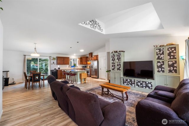 29904 12th Avenue Ct E, Roy, WA 98580